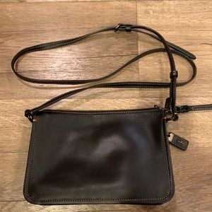 Black Leather Coach bag, Small. Crossbody.